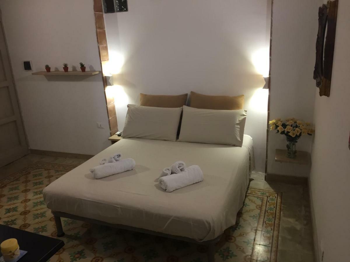 Al Civico 9 Appartement Trapani Buitenkant foto